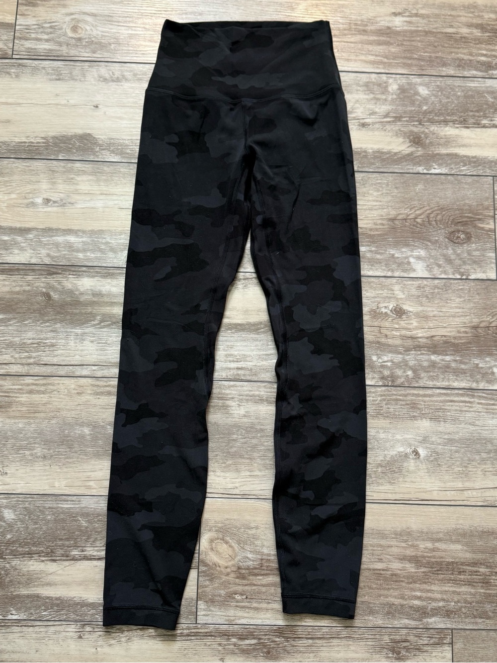 lululemon athletica Black Camo High-Rise Leggings Size 2